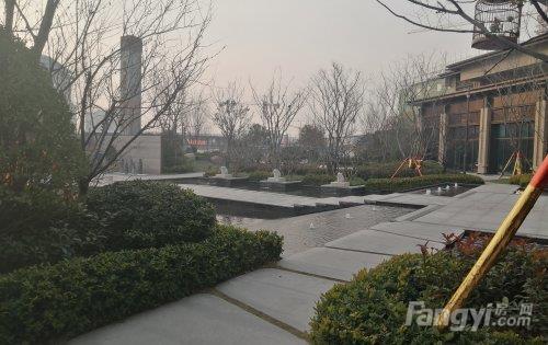 小区1000平水系环绕，600平海棠书院，1-13岁全年龄游乐区