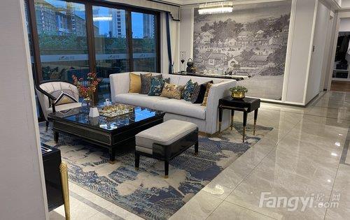 建业碧桂园天玺 私家电梯厅，餐客一体，南北双阳台通透效果好，南向超大观景阳台