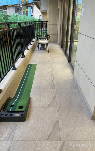 建业碧桂园天玺 私家电梯厅，餐客一体，南北双阳台通透效果好，南向超大观景阳台